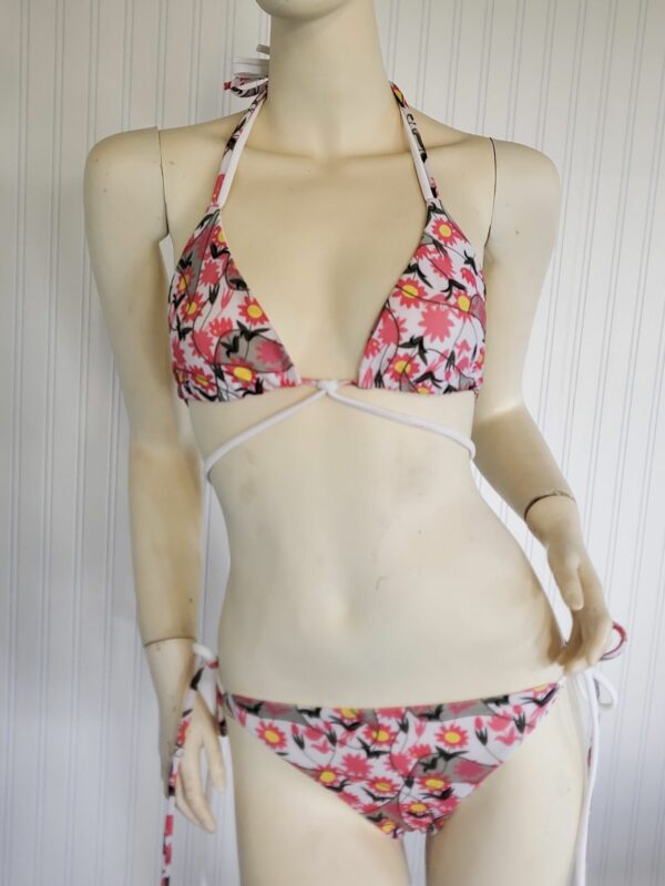 WEEKENDER BIKINI TOP - WHITE FLORAL - Image 9